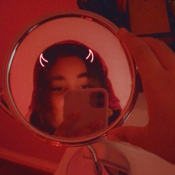 Meet your Posher, Emily - Picture 1 of 1